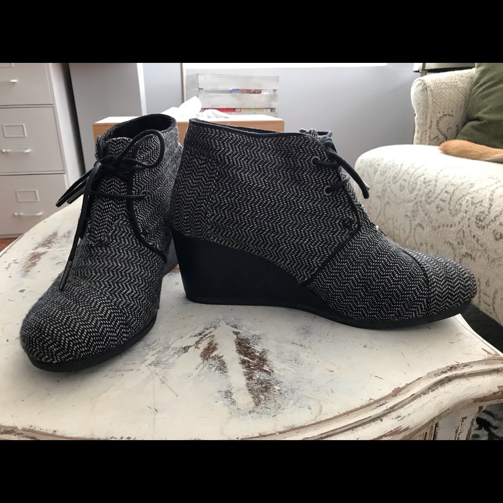 Toms Houndstooth Wedge Booties
